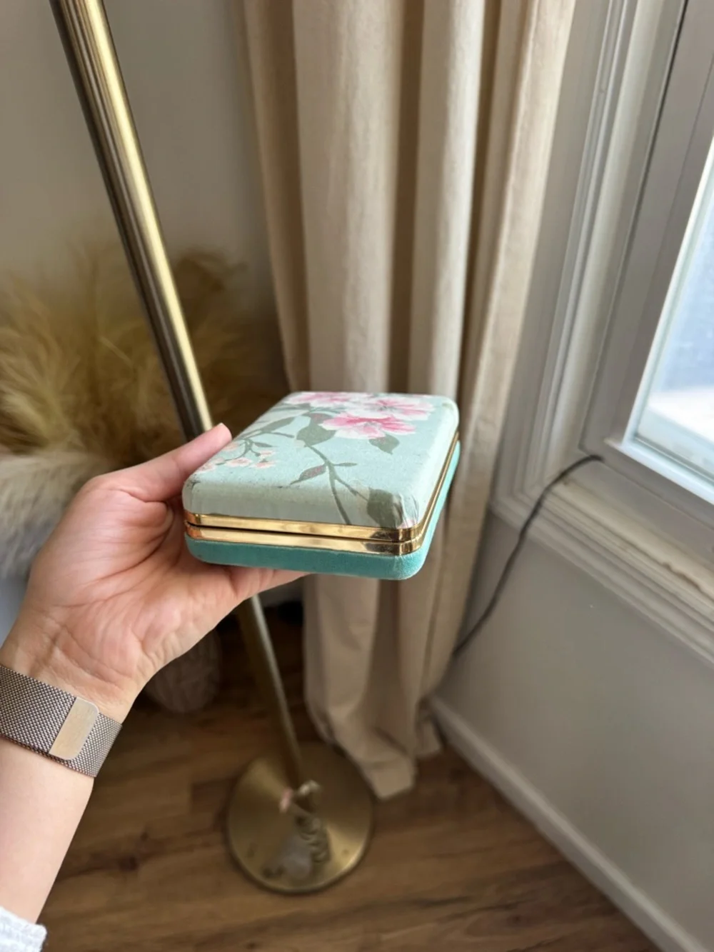 Vintage Floral Fabric Covered Travel Jewelry Hard Case Clam Shell with Mirror - Picture 7 of 10